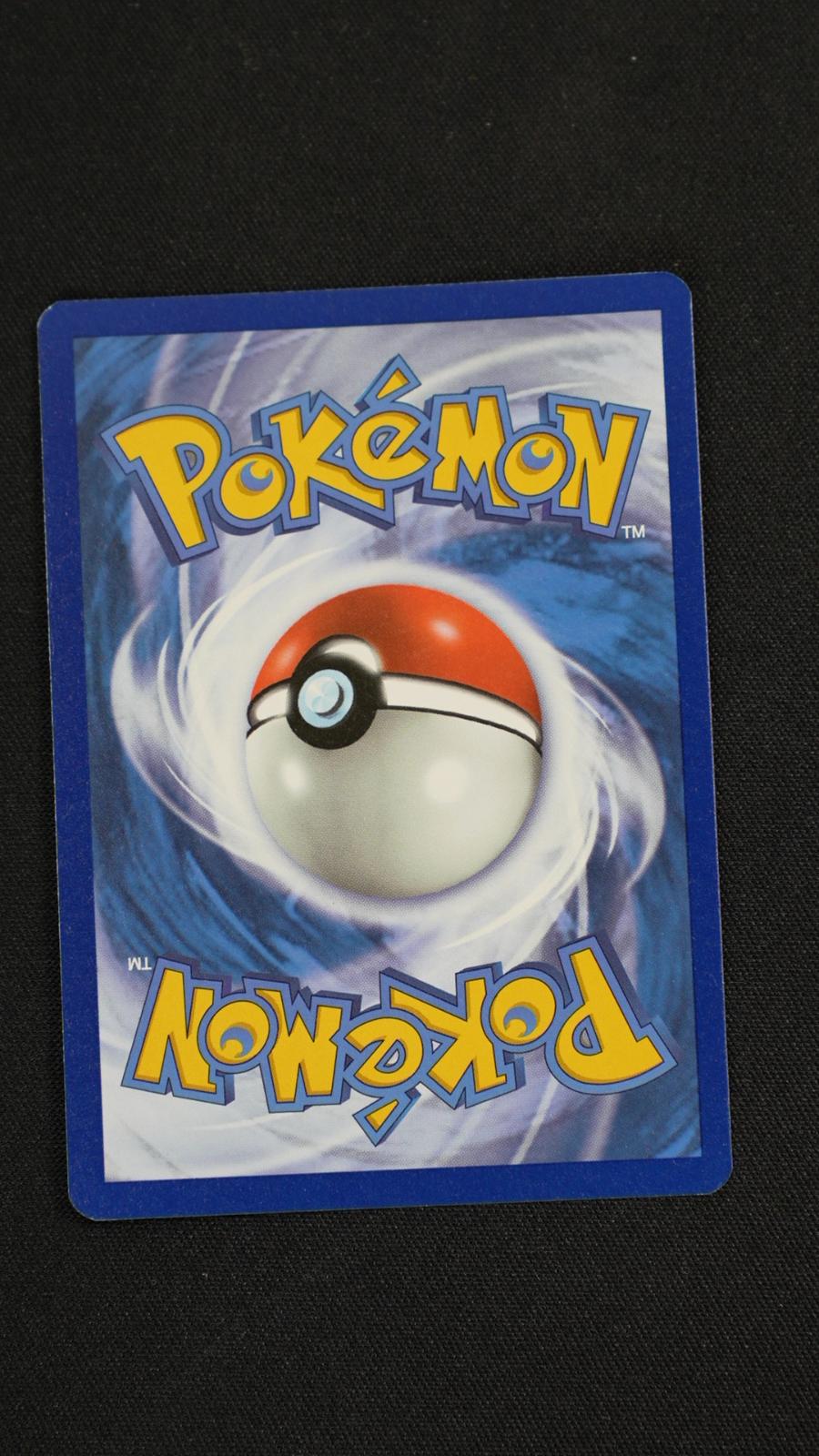 Feebas 037/203 Common Evolving Skies Pokemon Reverse Holo Near Mint
